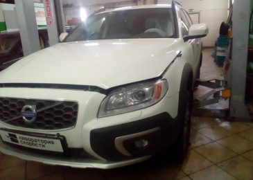 Volvo XC70 2.4 D4 181 Hp 2015 г