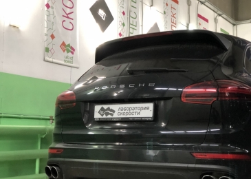 Porsche Cayenne 4.2d 385 Hp 